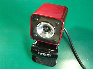図5:UCAM-DLK130TRD <click>→図6:初期の頃の無銘USBカメラ