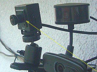 図9:取り付けた170度カメラ <click>→図6:170度カメラの夜の映像