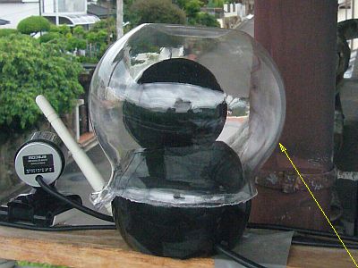 図1:百均金魚鉢を被せたWebカメラOrbit/SphereAF <click>→図2:追加分を探し回って入手