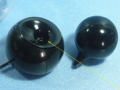 図3:雨露の溜まる心配がある <click>→図4:少し繋ぎ目の歪みが見えるが、概ね良好