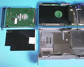 HDD部スペーサを剥がしておいた