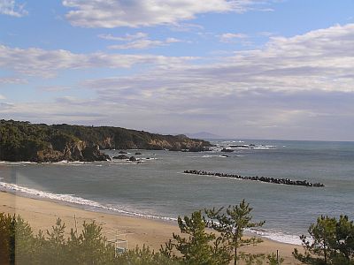 図1:相差海岸の朝 <click>→図2:傑作なメッセージ・ボード!