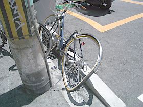 わ!ダリの作品? <click>→違った!