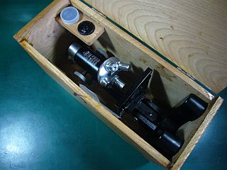 図1:動かない顕微鏡ジャンク <click>→図2:鏡筒を壊してしまった!