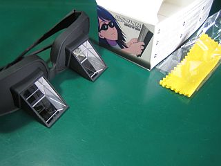 図1:買ってみた90度めがね <push>→図2:斜めの板は半透明鏡だ! <click>→図3:実使用時の状態