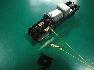 図1:直接リード線で半田付けした <click>→動画1:正状態で走行中