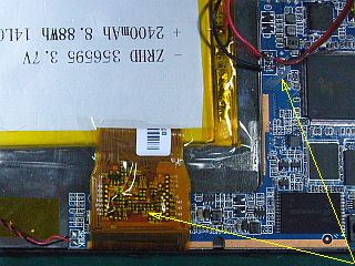 図3:バッテリ直接充電とフレキ上のパーツの半田再溶融 <click>→図4:フレキ上のパーツ群