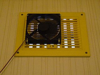 図1:PC用冷却ファンを使ってみた <click>→図2:これまで使って来た消臭剤