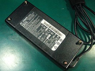 図1:また買って来た百円アダプタ <push>→図2:最低9Vには届かず <click>→図3:固定抵抗器を可変抵抗器に替えて調べた