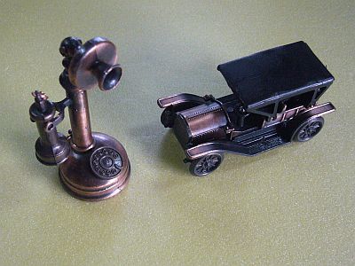 図1:今回買った2種 <click>→図2:本棚の一角 <push>→図3:「ホルン」と「かぼちゃの馬車」