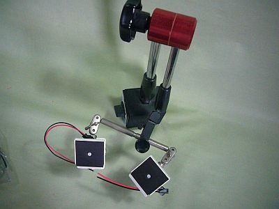 図1:磁石付きクリップを“指先”に転用 <click>→図2:昔の工業高校生の作品