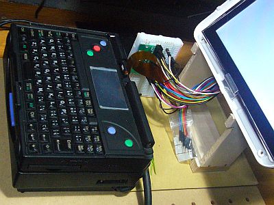 図1:起動不能になった試験用「PC110」 <click>→図2:(自作)アクセス・ランプは点灯しっ放し