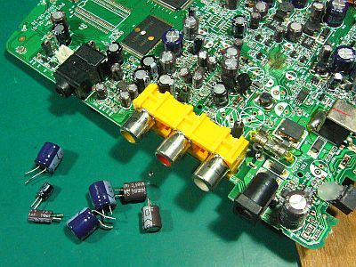 図3:あっという間に外せた! <click>→図4:基板の傷みも殆ど無し!