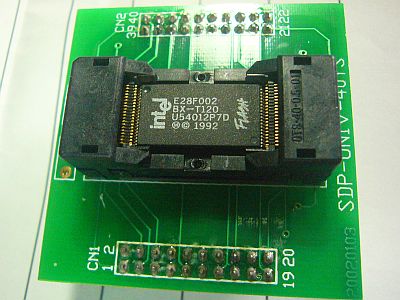 図1:うっかり買ってしまった「SDP-UNIV-40TS」 <click>→図2:PROMライタで適合試験中