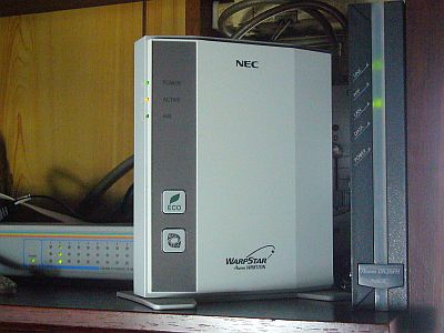 図1:WAP2対応の「Aterm WR-8170N」に切替 <click>→図2:古かったAterm機と「iPhone5」