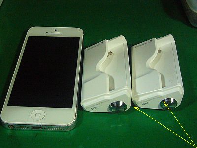 図1:ホルダー小物2つ <click>→図2:右手でホールド&シャッター押し