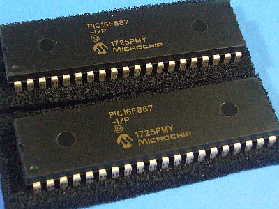 図1:予備品を買って来た <click>→図2:プログラム修正、1回ごとに差し替え中