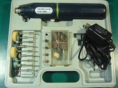 図1:旧い付き合いのChina製リュータ <click>→図2:内蔵バッテリがいかれて・ダメになっていた!