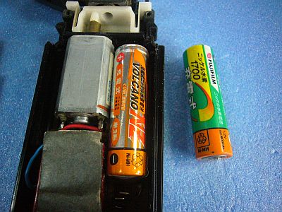 図3:1300mAh Ni-MHバッテリに交換 <click>→図4:充電時間は、8h?