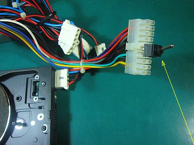 図3:仮付けした電源ON/OFF SW <click>→図4:「電源ユニット」と「HDDグラインダ」