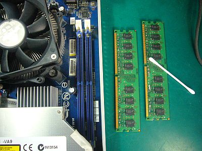 図1:メモリ接点の清掃! <click>→図2:ついでに、Win10への組み換え