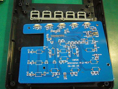 図3:「押しボタン」等の半田付け端子はあるが? <click>→図4:ROMの中身が問題