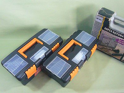 図1:小さい孫達用に、2個買った。右横は私のリュータ用ケース <click>→図2:容積はやや小さい