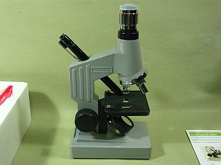 図1:顕微鏡(中華製新品) <click>→図2:本体+付属品一式