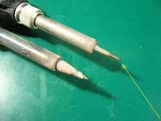 図9:先端だけが高温に! <click>→図10:ケースはぼろぼろ