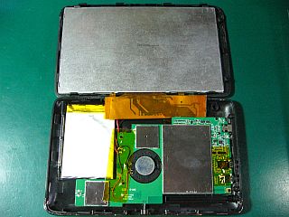 図5:当6型の内部 <click>→図6:5型「RM-C5020」の内部