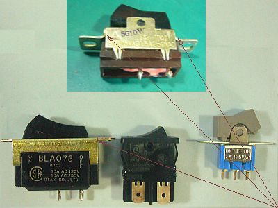 図5:上:壊れたSWは、取り付け位置が下だった 下:新しく買ったSW、手持ちのSW1は取り付け位置が上だ、右:小SWは収まりそう <click>→図6:新しく買ったSWは、はみ出してしまう!?