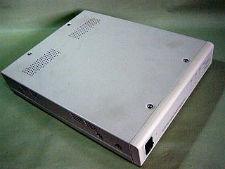 図1:裏面のBNCコネクタ群 <click>→図2:使用・動作の様子