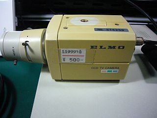 図7:カメラの横顔 <click>→図8:後部の入出力端子&SW群