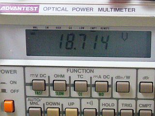 図1:改造後の出力電圧 <click>→図2:ThinkPad用16V ACアダプタ