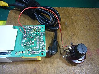 図5:抵抗値を下げると出力電圧は上がる <click>→図6:抵抗2個を使って電圧調整