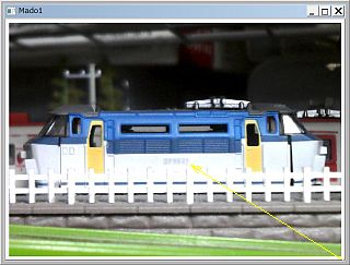 図3:電気機関車(模型)の側面 <click>→図4:思い切りズームアップ!?