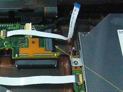 図5:無線LANカードのソケット部 <click>→図6:追加した無線LANカード