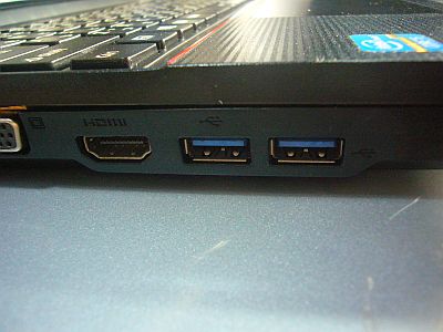 図7:左側USB端子は、死亡! <click>→図8:右奥は活きているが、半壊状態!