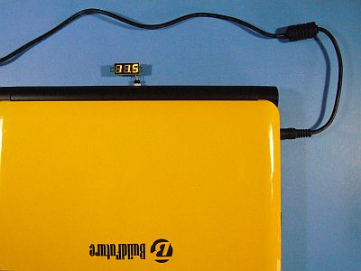 図5:ACアダプタで充電中