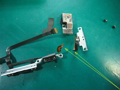 図3:フレキの千切れていた箇所 <click>→図4:電源ボタン部フレキ2種−今回使用品:上側