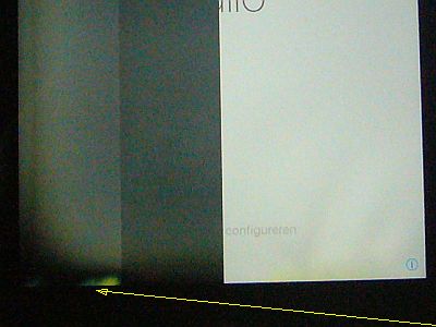 図5:一部異常の「液晶パネル」を取り外す際に失敗した箇所 <click>→図6:一部だけが異常で、他は正常だった「液晶パネル」