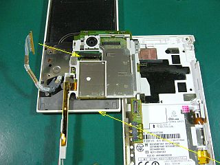 図3:コネクタ部と表示部全体 <click>→図4:全分解状態