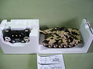 図1:COMBAT TANKの不動ジャンク品 <click>→動画1:修理成功!
