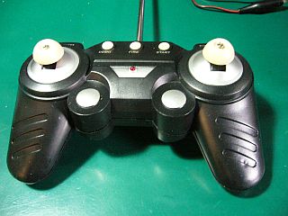 図9:リモコン部 <click>→図10:箱入りの状態